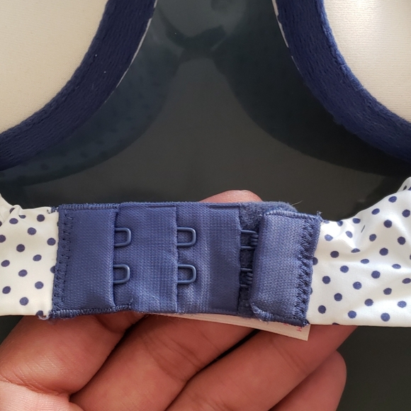 VS PINK Push-Up Bra - Picture 4 of 7